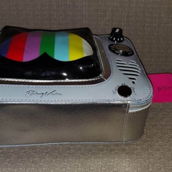 NWT ***RARE*** COLLECTIBLE-Betsey Johnson KITSCH BETSEYVISION CROSSBODY - Picture 9 of 12